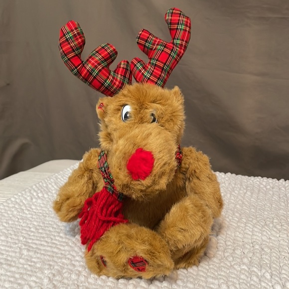 ❤️Avon Present / Reindeer stuffy - Picture 1 of 8